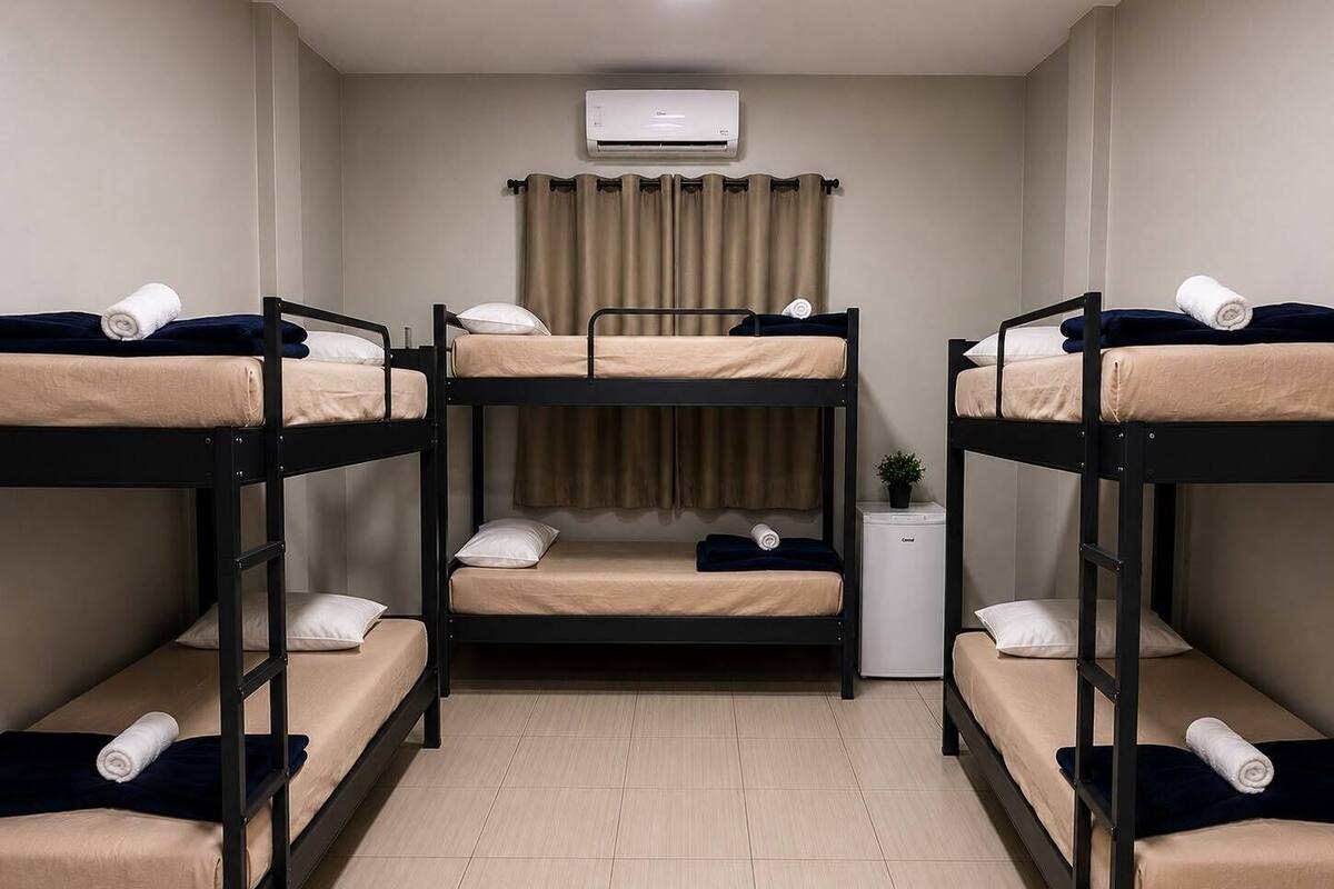 Dormitorio compartido económico, baño compartido | Baño | Regadera, jabón, papel de baño 