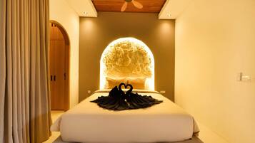 1 bedroom, desk, WiFi, bed sheets