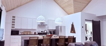 Aspen Acre @ Pigeon Lake Hot Tub Fire Pit StarLink