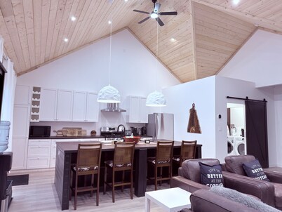 Aspen Acre @ Pigeon Lake Hot Tub Fire Pit StarLink