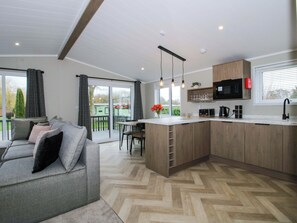 Living area - Poppy (Leominster)