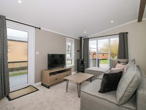 Living area - Poppy (Leominster)