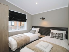2 habitaciones, decoración personalizada y muebles diferentes 