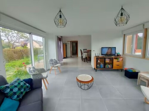 Charming house in a quiet location, in the center of town, less than 800 m from the beach and all amenities