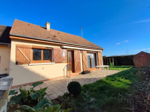Charming house in a quiet location, in the center of town, less than 800 m from the beach and all amenities