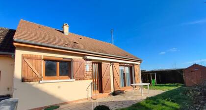 Charming house in a quiet location, in the center of town, less than 800 m from the beach and all amenities