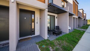 Exterior - 3BR apartment with heated pool near Disney (Kissimmee)