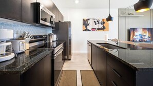 Private kitchen - 3BR apartment with heated pool near Disney (Kissimmee)