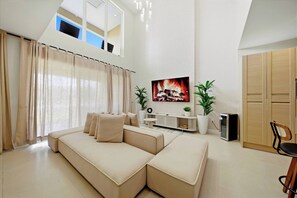 TV, fireplace - Luxury 03 Beds/ Close Disney At Magic Village (Kissimmee)