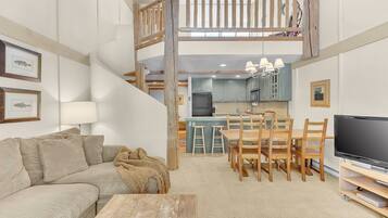 TV, fireplace, DVD player