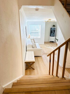 Interior - Cozy Multi-level Townhome South Tampa 2BD2BA (Tampa)