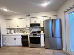 Fridge, microwave, oven, coffee/tea maker