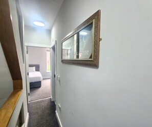 Free WiFi - The Red Lounge Rooms Near Anfield (Liverpool)
