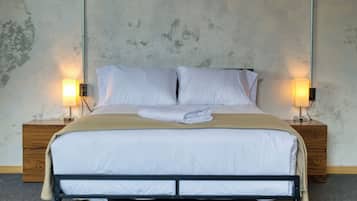 Habitación doble estándar, vista a la ciudad | Cortinas blackout, tabla de planchar con plancha y wifi gratis