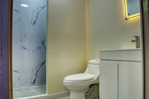 Deluxe Double Room, City View | Bathroom - Nomaddicts (Ciudad de México)