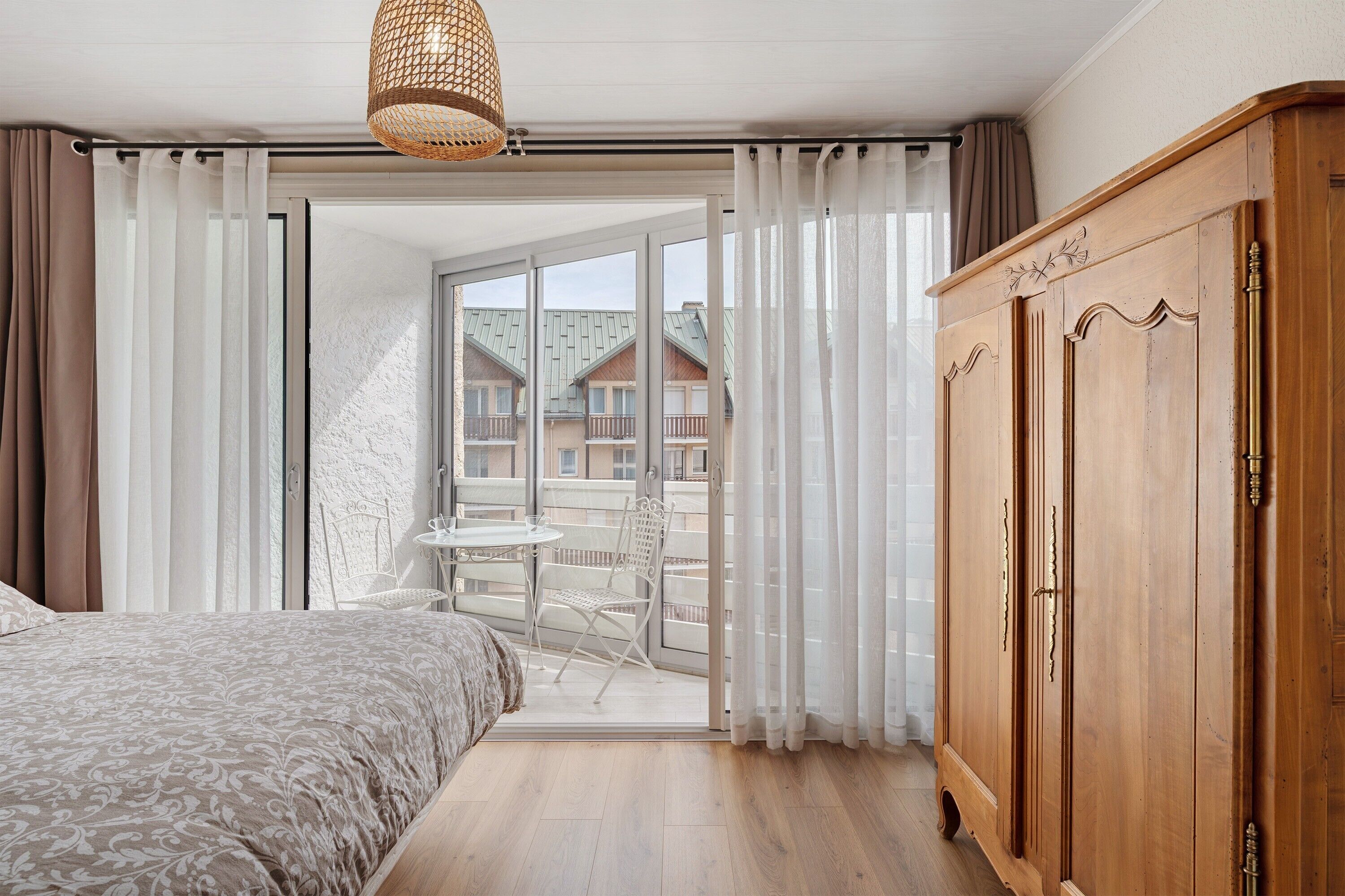 2 quartos, ferros/tábuas de passar roupa, Wi-Fi, roupa de cama