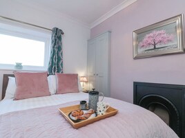 1 quarto, individualmente decorados, individualmente mobiliados
