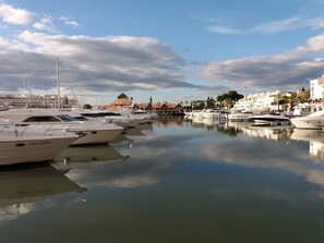 Marina - Holiday Home 'Vilamoura - Tália Sea and Sun' with Shared Pool, Wi-Fi & Air Conditioning (Quarteira)