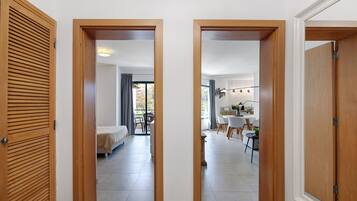 1 Schlafzimmer, BĂŒgeleisen/BĂŒgelbrett, WLAN, BettwĂ€sche