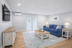 Unclassified image, 3 of 4, button - Hennessy Shore House ~ 10 min to Beach (Long Branch)