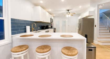 Spacious beach home, walk to shore