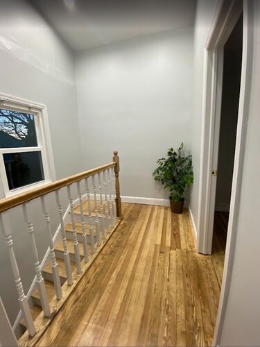 Spacious Beach House for 12 - 10-Min Walk to Beach -Fam-Friendly Coastal Retreat