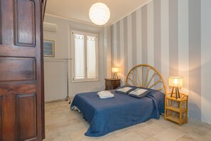 WiFi, bed sheets - Apartment 'Zaffiro' with Sea View, Wi-Fi and Air Conditioning (San Vincenzo)