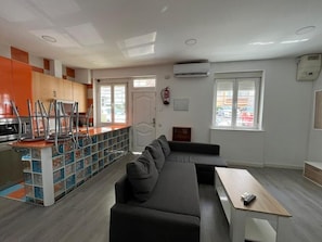 Unclassified image, 3 of 11, button - Hello Home Madrid (Hortaleza)