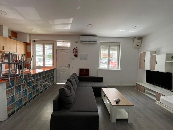 Living area - Hello Home Madrid (Madrid)