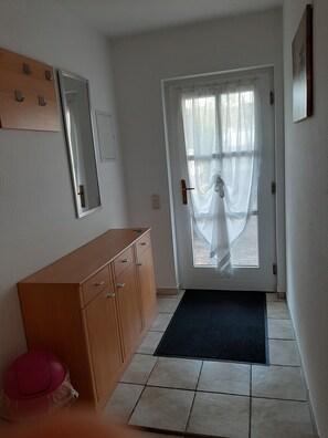 Unclassified image, 3 of 11, button - Apartment 'Geiger' with Private Terrace and Wi-Fi (Volkertshausen)