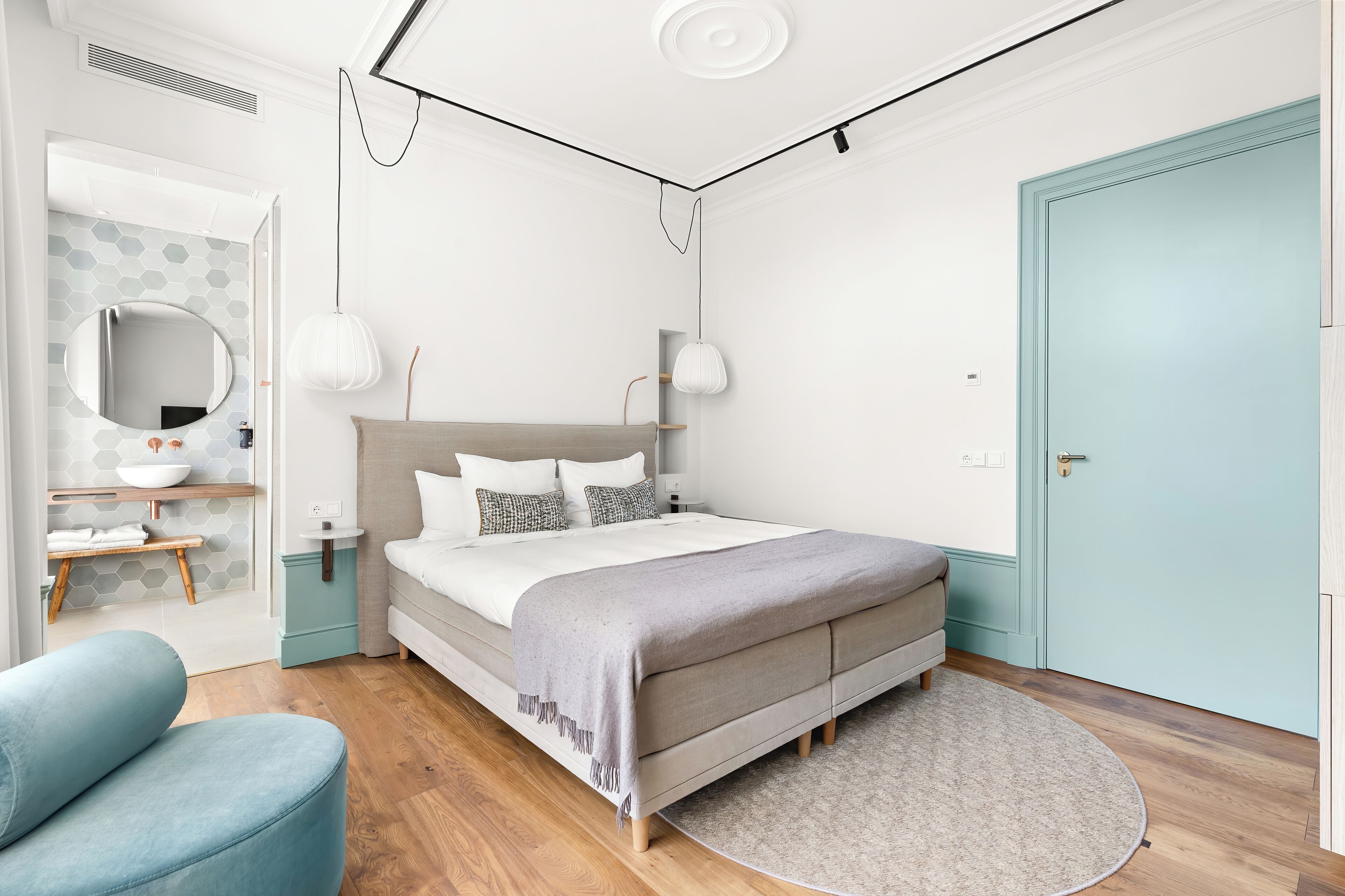 In-room safe, free WiFi