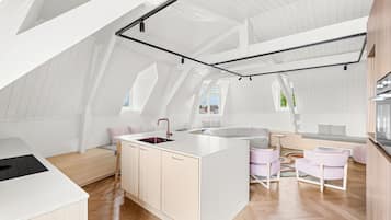 Luxury Penthouse, Patio, City View | Private kitchen