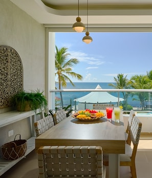 Dining - ®{Marbella~LUX~Sunsets} Beachfront+Pool+Families (Playa Juan Dolio)