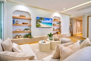 Smart TV - ®{Marbella~LUX~Sunsets} Beachfront+Pool+Families (Playa Juan Dolio)