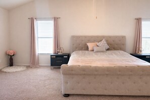 4 Schlafzimmer, Bügeleisen/Bügelbrett, WLAN, Bettwäsche