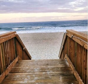 Beach - Myrtle Beach Please! Newly Remodeled Apartment Awaits. (Myrtle Beach)