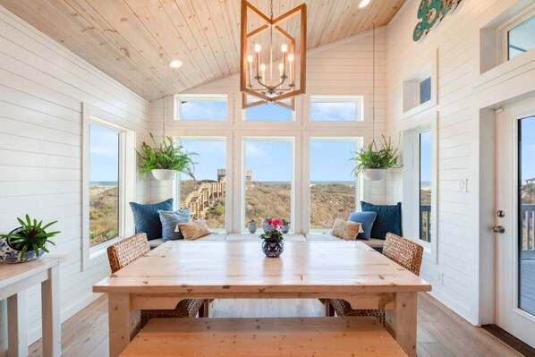 Dining - Horizon House Stay. Relax. Repeat. (Port Aransas)
