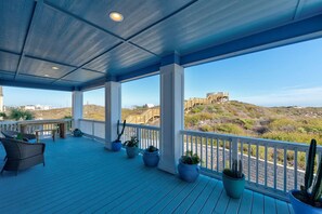 Terrace/patio - Horizon House Stay. Relax. Repeat. (Port Aransas)