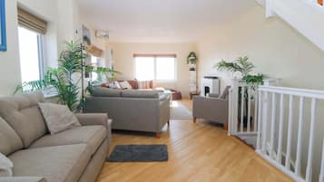 Cottage | Living area