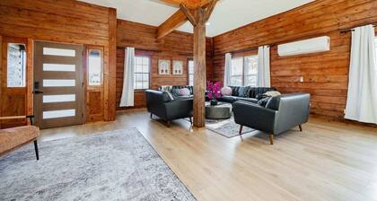 Serene peaceful Purple Pyramid Escape 2 Bed 2 Bath