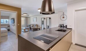 Fridge, microwave, oven, stovetop - 1BR in St Julian’s | Minutes to Beach & Nightlife (St. Julian`s)