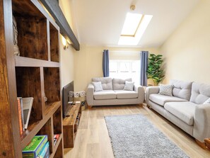 Living area - 3 The Old Drill Hall (Alford)