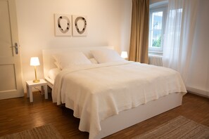 1 bedroom, iron/ironing board, WiFi, bed sheets - Charming Holiday Apartment for 2 Guests (Ellwangen (Jagst))