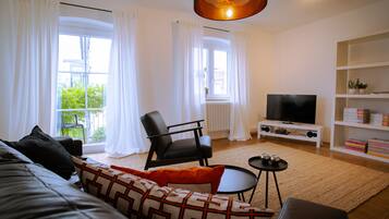 Fernseher, Stereoanlage