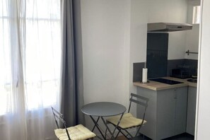 Dining - Cosy & Quiet Studio 2 Steps from the Velodrome and the Metro (Marseille)