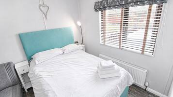 3 bedrooms, iron/ironing board, free WiFi, bed sheets