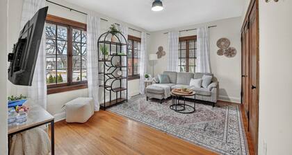 1br apt - heart of Uptown Maumee w/ Fiber WiFi. #3