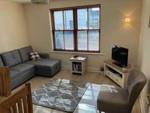 TV - Cedarfell, a ground floor centrally located apartment in Keswick (Keswick)