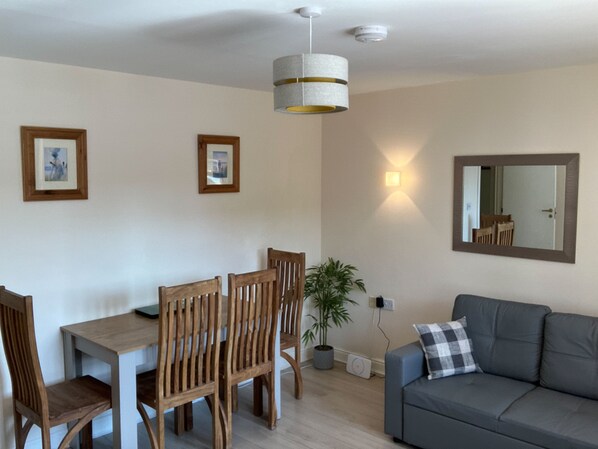 TV - Cedarfell, a ground floor centrally located apartment in Keswick (Keswick)