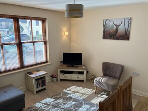 TV - Cedarfell, a ground floor centrally located apartment in Keswick (Keswick)